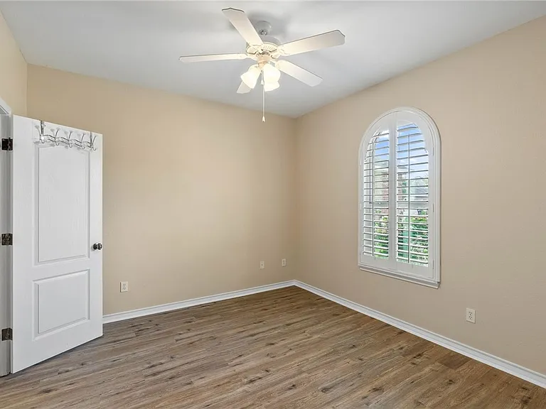 6206 Queen Jane St — Photo 15