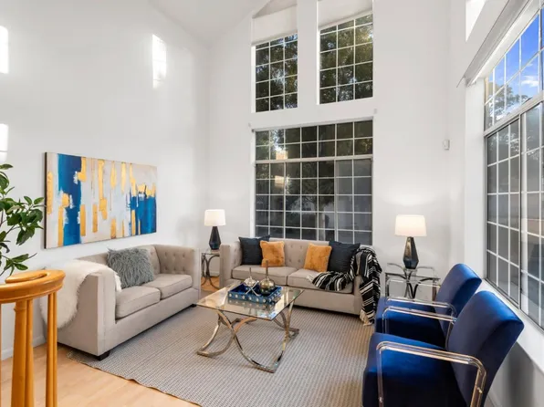 2325 De Varona Pl, Santa Clara, CA 95050