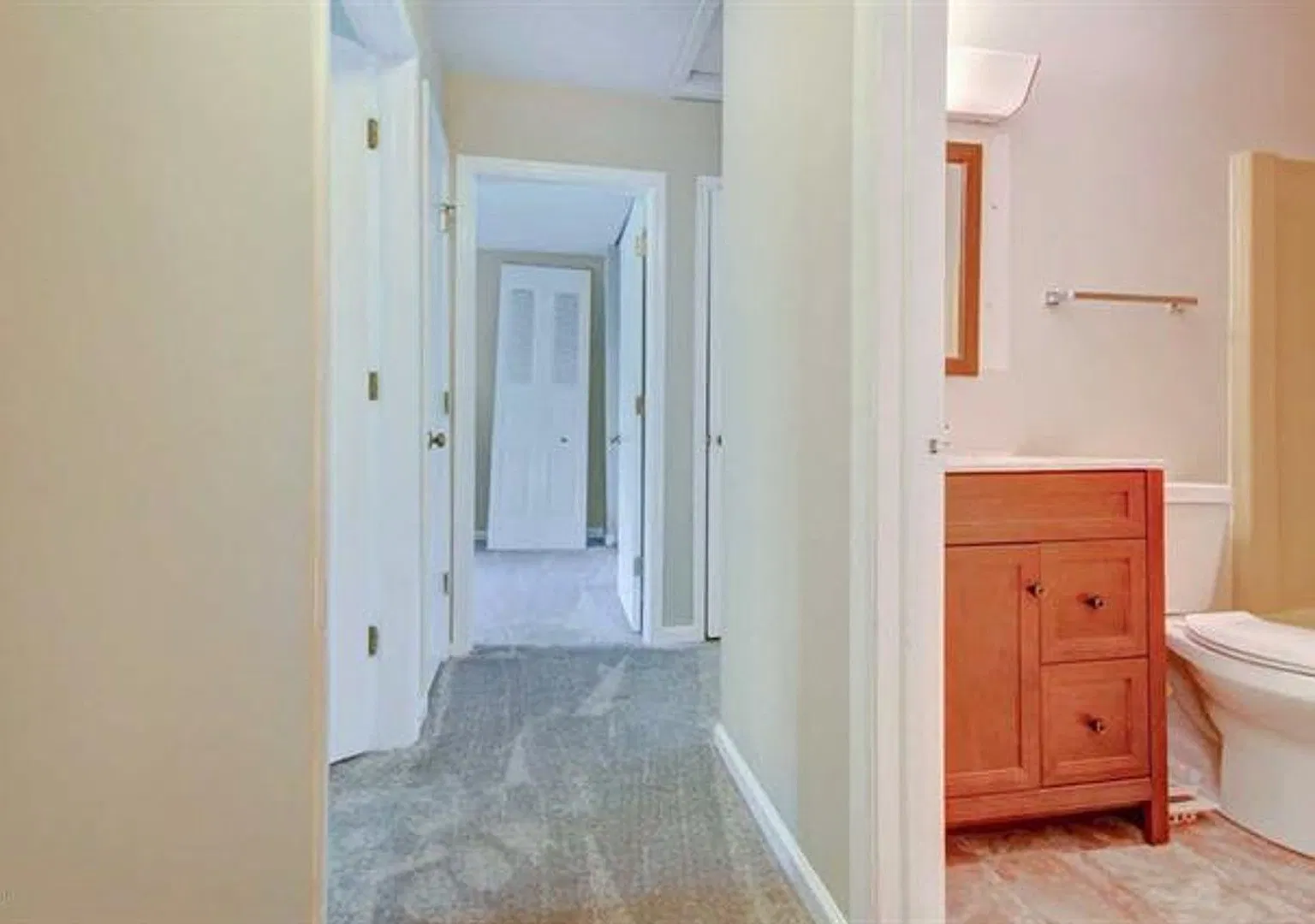 Great Blacksburg Townhome Ideal for Student Living — Photo 3