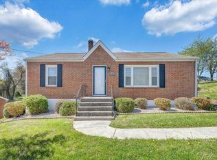4510 Peach Tree Dr NW, Roanoke, VA 24017