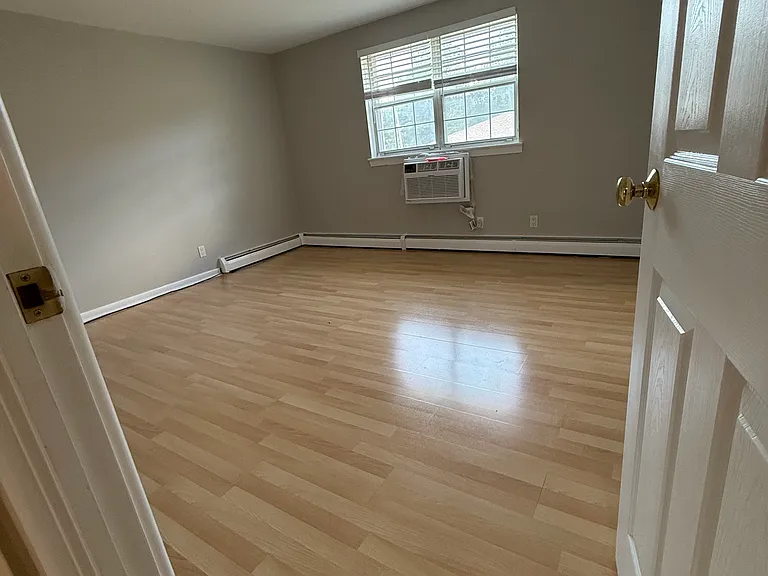 70 Kingston St — Photo 3