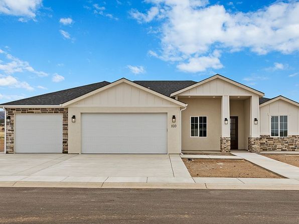 810 E Evergreen Cir