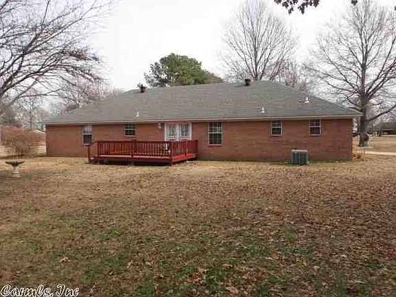 3rd image of 309 Woodruff 413