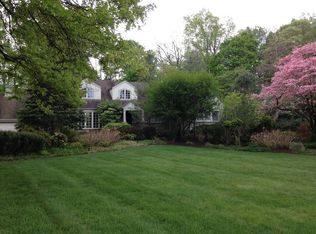 20 Drake Ln, Upper Saddle River, NJ 07458