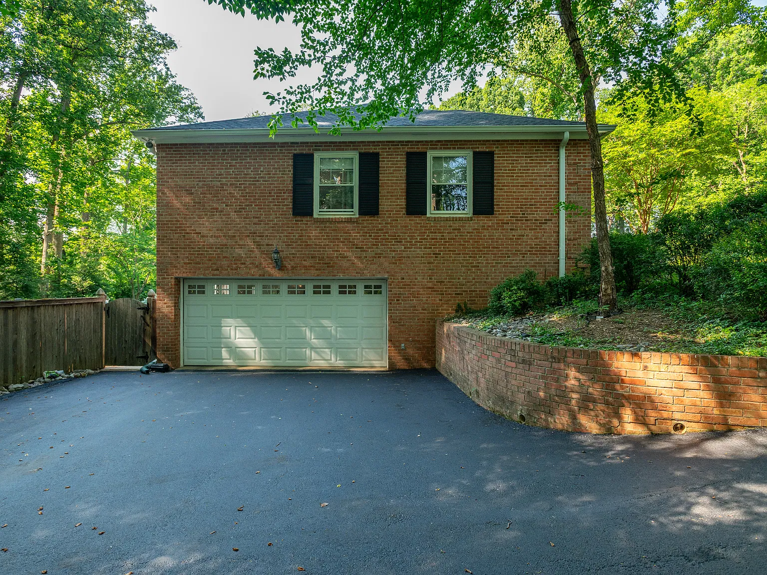 3 bed, 4051 sqft, $7,500 — Photo 4