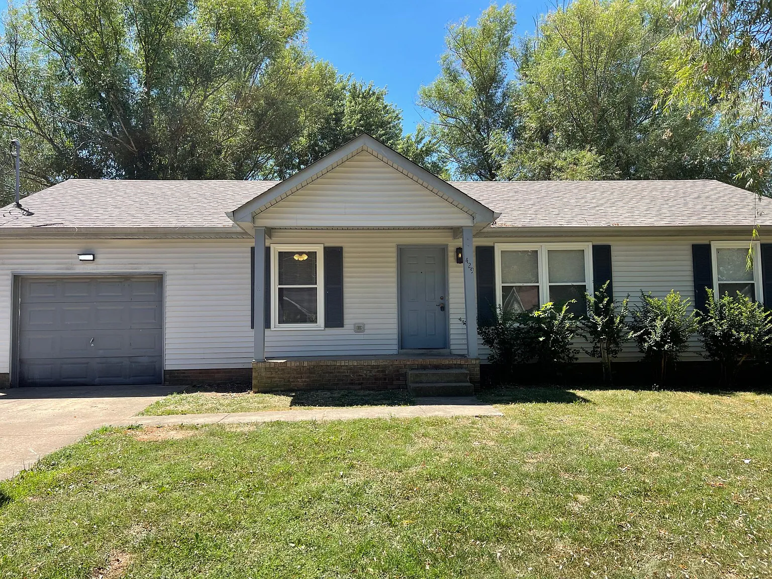 429 Sideline Drive — Photo 1