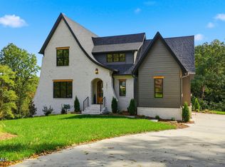 1811 Millbrook Dr, Johnson City, TN 37604