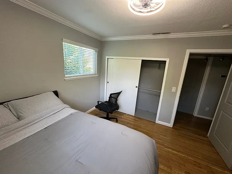 Armstrong Dr — Photo 7