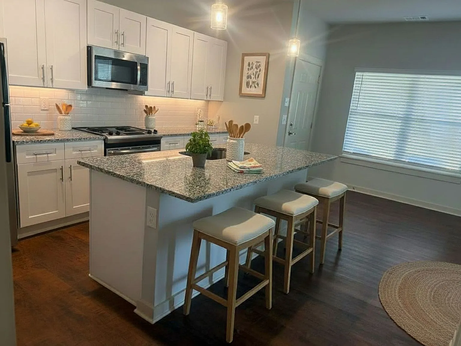 Save 25% Your Second Month at Cottages at 76 - Luxury Living! — Photo 2