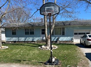 3 Heiser Dr, Fisher, IL 61843