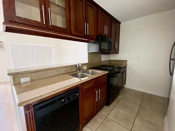 4th image of 1543 N Bronson Ave #313