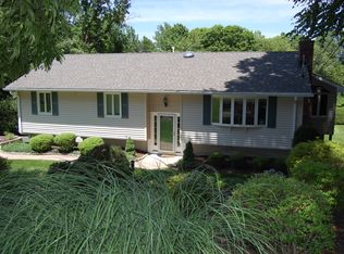 66 Pomona Rd, Trumbull, CT 06611