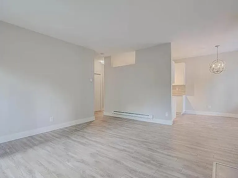 207 Schooner Ct — Photo 1