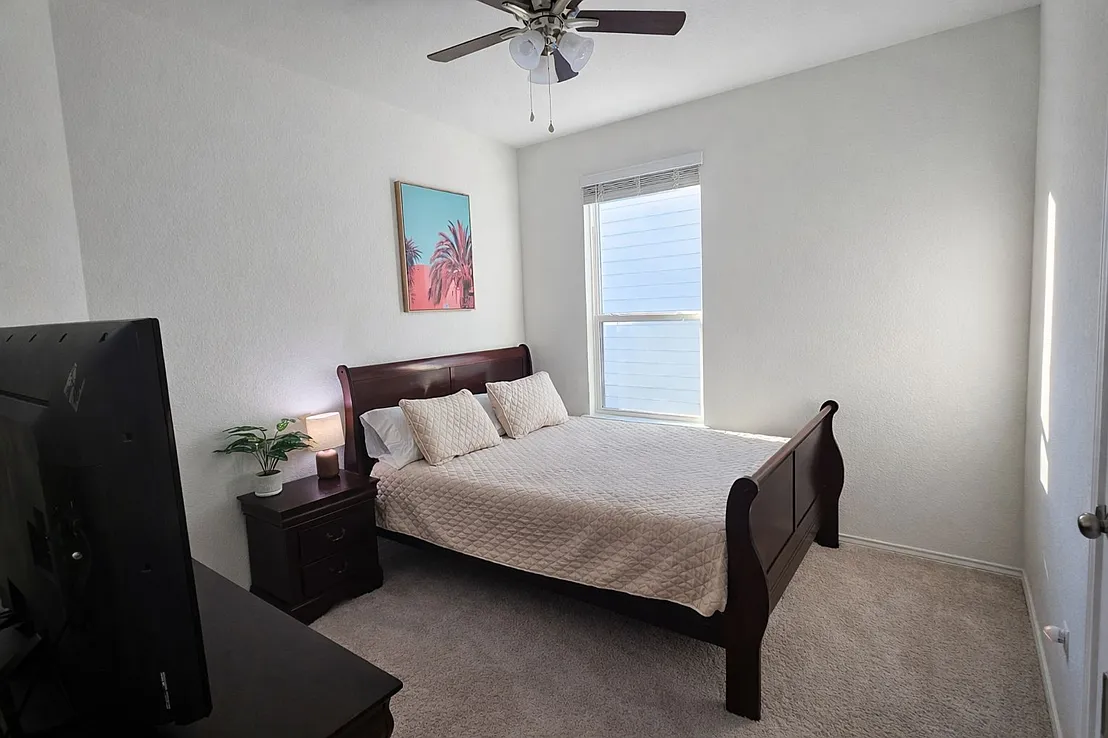 3 bed, 1408 sqft, $750 — Photo 2