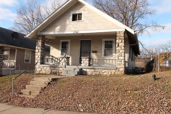 1st image of 2742 Quincy Ave