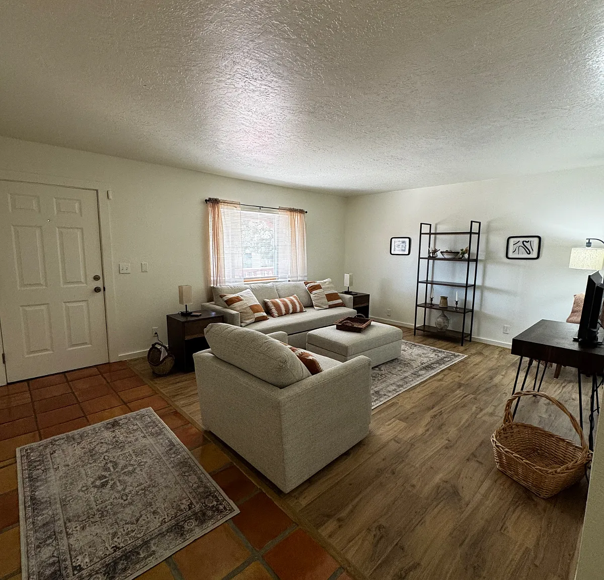 1 bed, 900 sqft, $1,500 — Photo 1