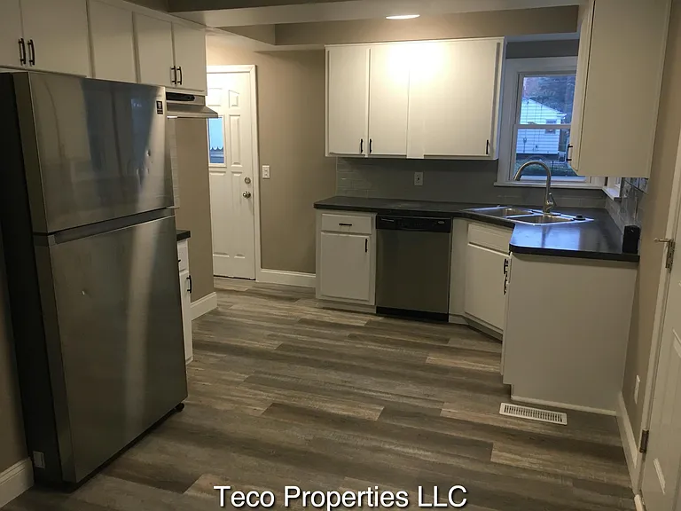 37845 Lorie Blvd — Photo 2