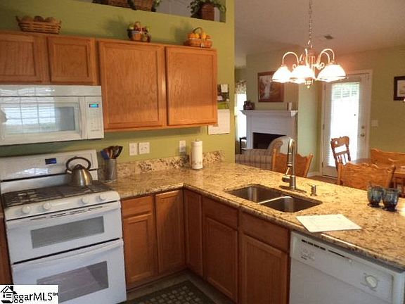 5th image of 111 Skilton Dr