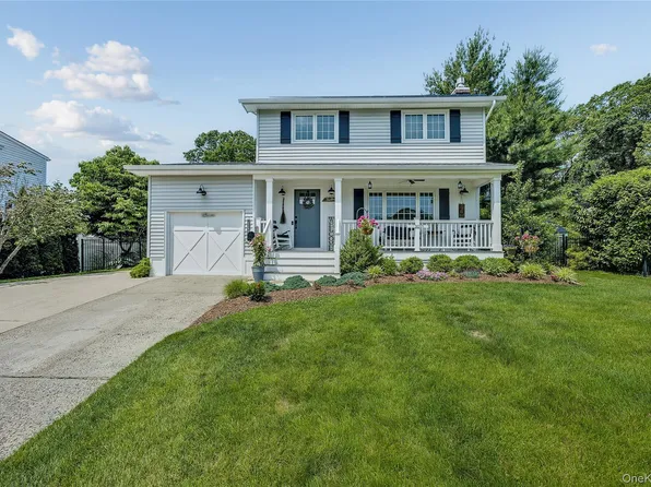 305 Devon Lane, Smithtown, NY 11787