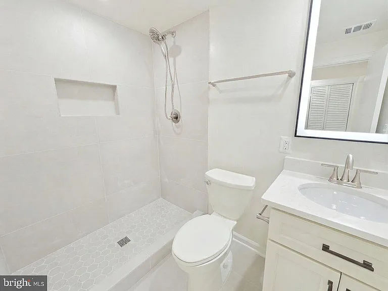 10027 W Constable Ct — Photo 19