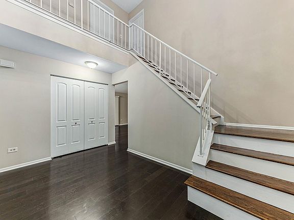 2nd image of 332 Applewood Dr