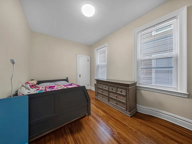 152 W 9th St #1 — Photo 15
