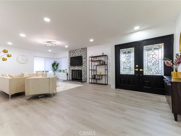 2086 N Mori Ln, Orange, CA 92867