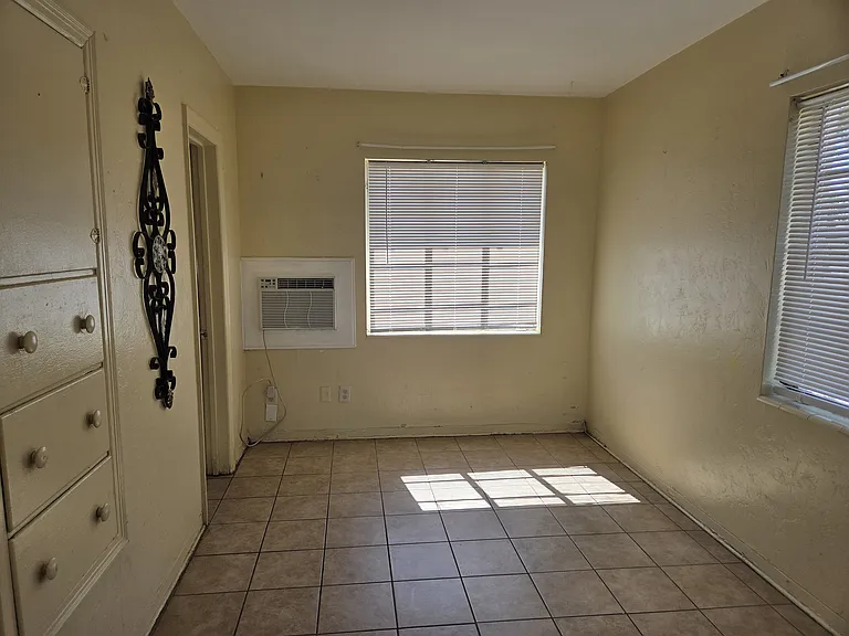 2808 Beach Blvd S #4 — Photo 1
