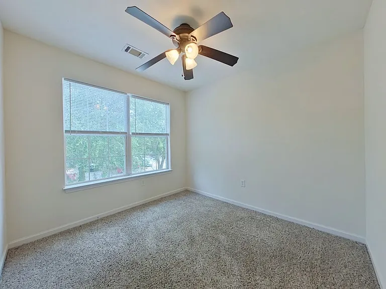 304 Crooked Pine Trl — Photo 13