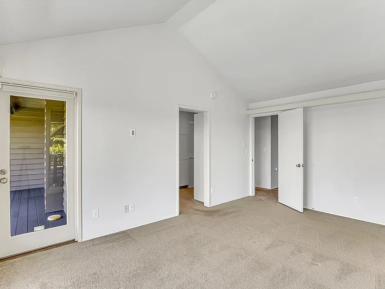 17642 Upper Cherry Ln — Photo 37
