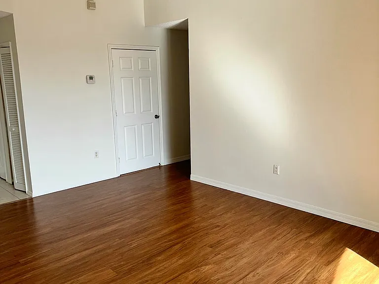 7085 Nova Dr #320 — Photo 2