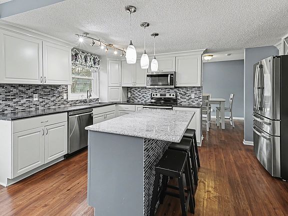 2nd image of 6187 SE 6th Ave