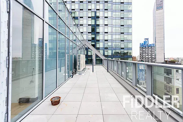 Rented by The KCI Group | media 77