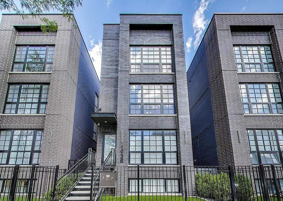 1st image of 1938 W Belmont Ave #2