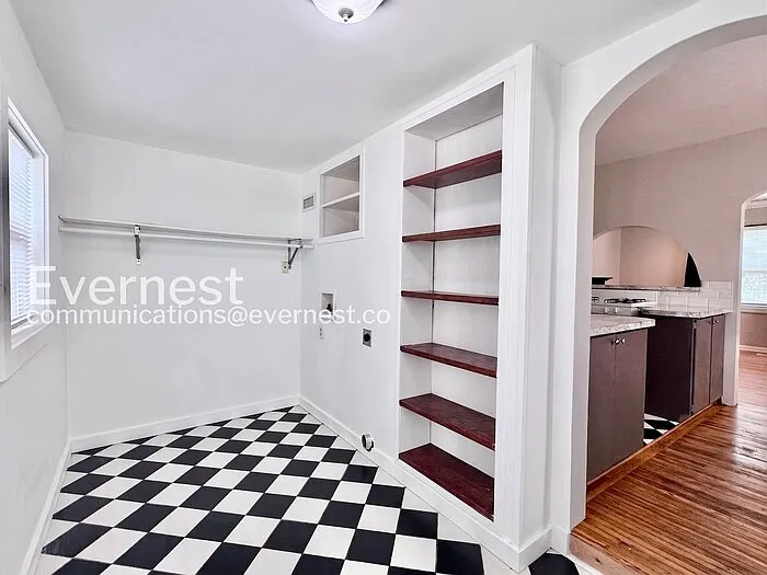 3807 E 22nd St — Photo 23