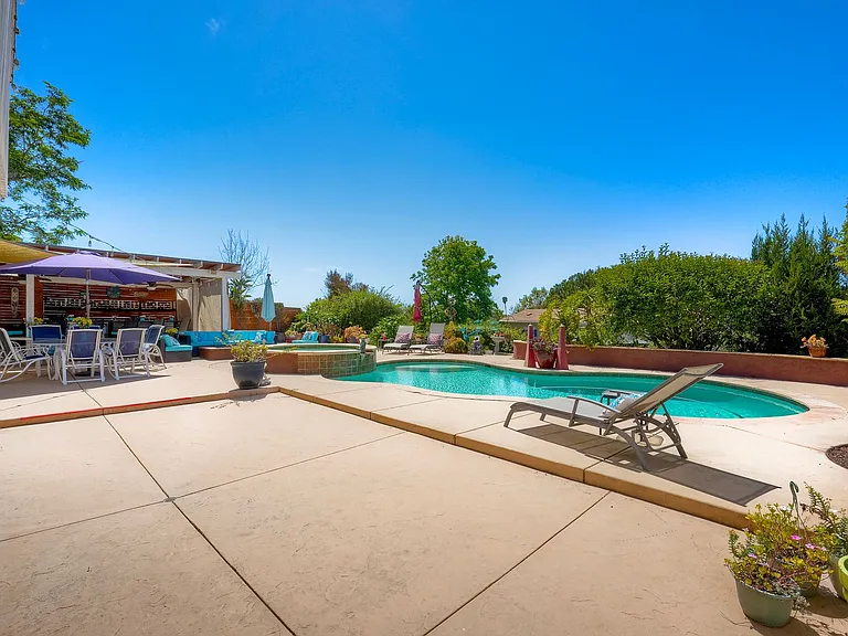 529 Vale View Dr — Photo 30