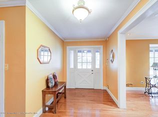 100 Manaqua Rd, Freehold, NJ 07728