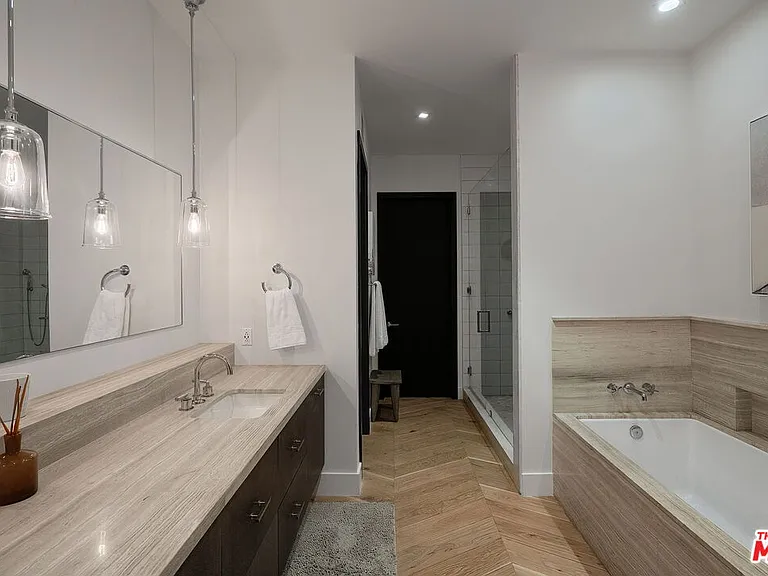 17351 Sunset Blvd #402A — Photo 8