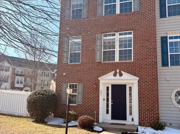 457 Rolkin Rd, Charlottesville, VA 22911