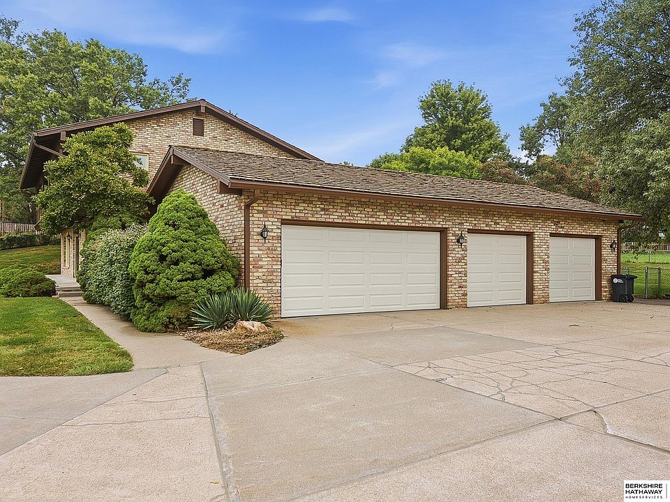 1st image of 13930 Arbor Cir