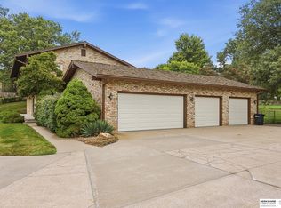 13930 Arbor Cir, Omaha, NE 68144