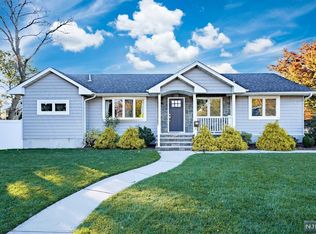 201 N Farview Ave, Paramus, NJ 07652