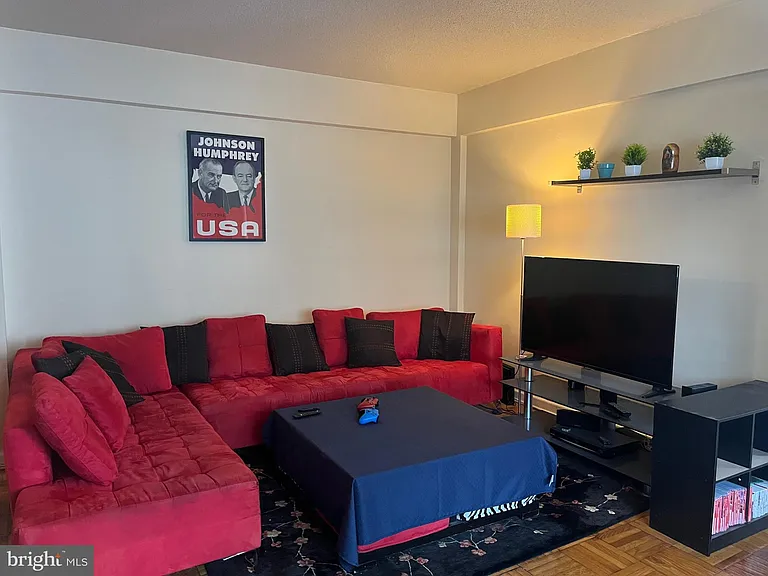 2141 I St NW #516 — Photo 3