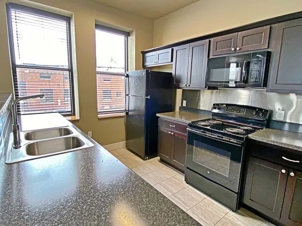 Fitzgerald Place Apartments, 1626 Cuming St, Omaha, NE 68102