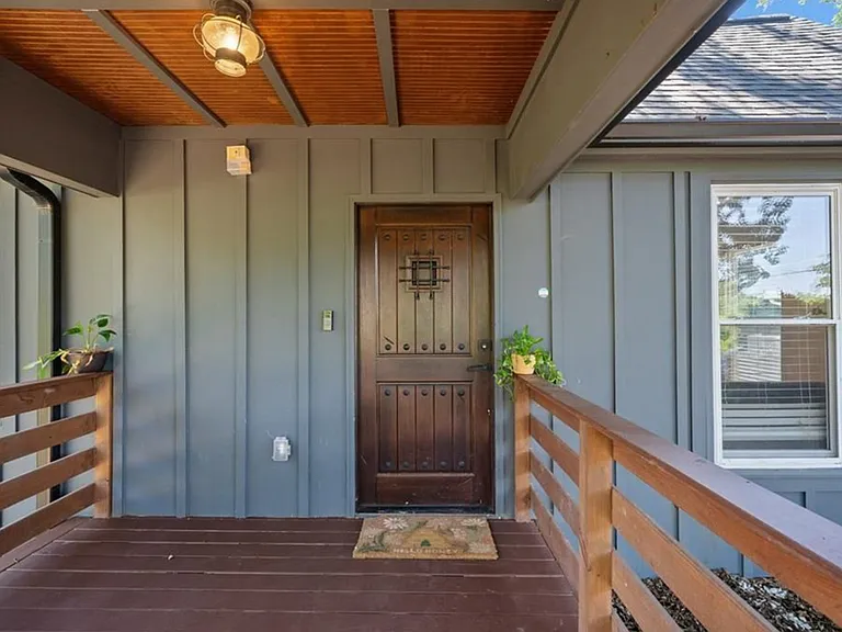 2352 Herring Rd SW — Photo 36