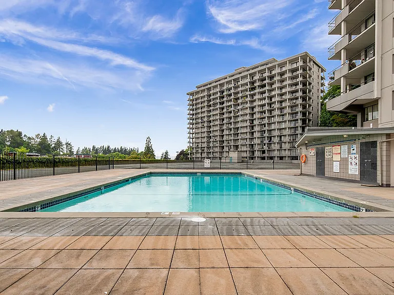 935 Marine Dr — Photo 4