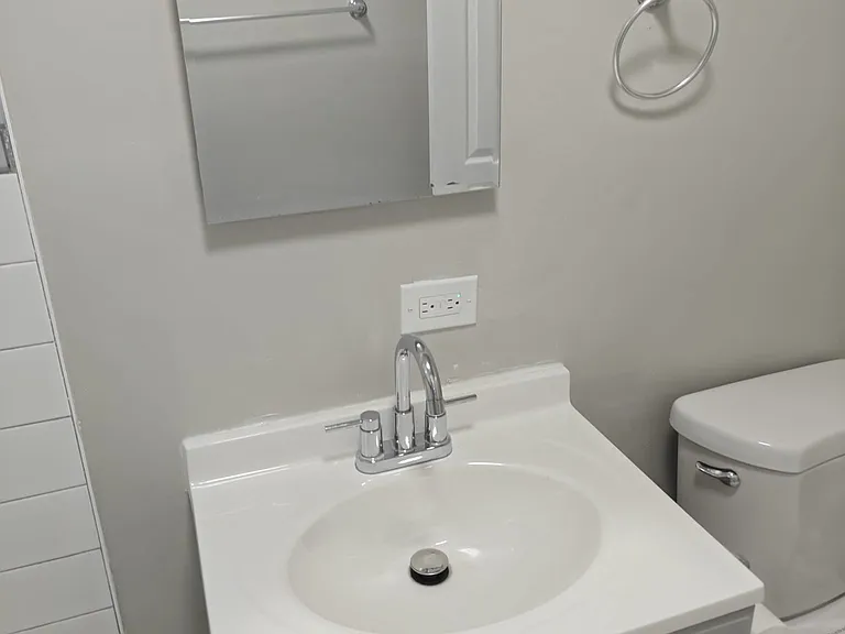 436 W Division St #3 — Photo 10