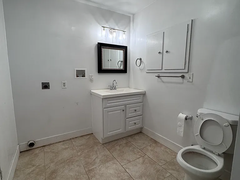 515 N Moore Ave #1/2 — Photo 10