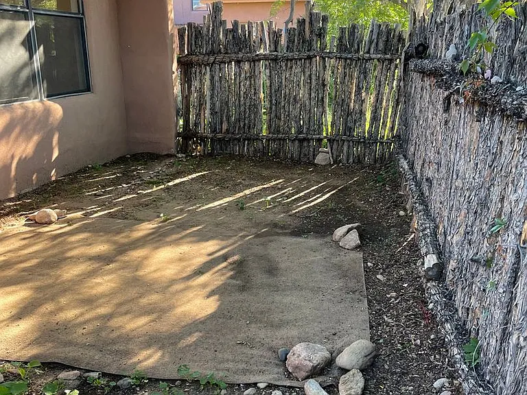 2210 W Alameda St — Photo 14
