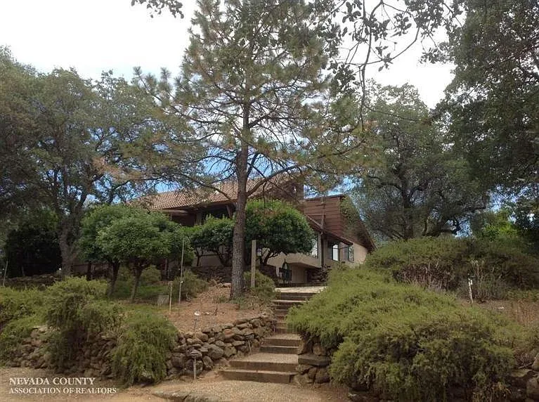 7660 Redhill Way photo 1